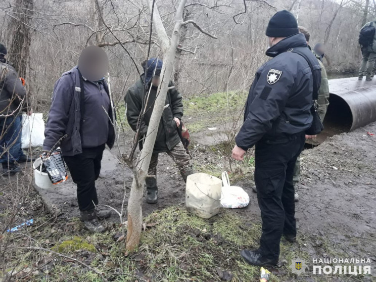 Запорожские полицейские снова застали ма…