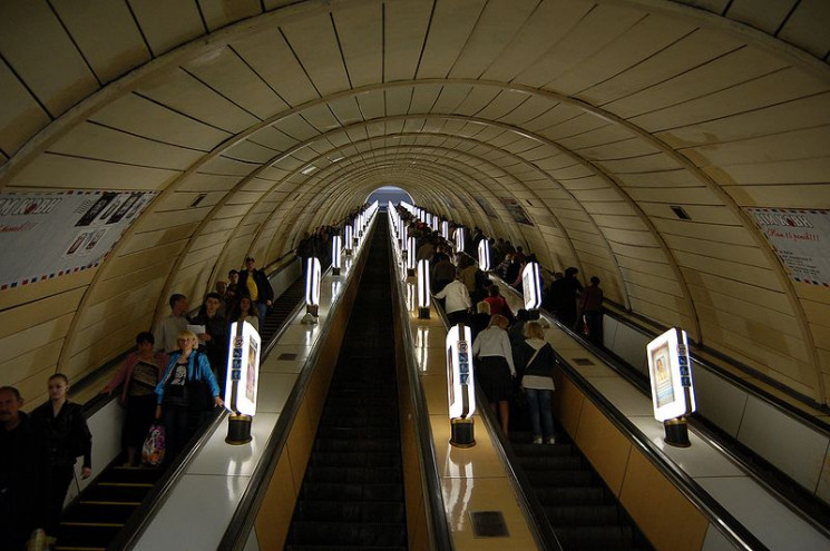На метро "Лук'янівська" капітально відре…