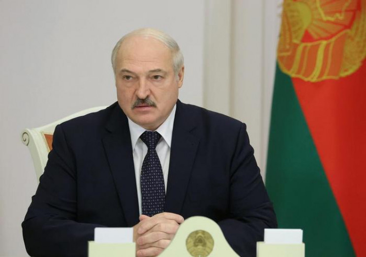 Лукашенко анонсировал референдум в Белар…