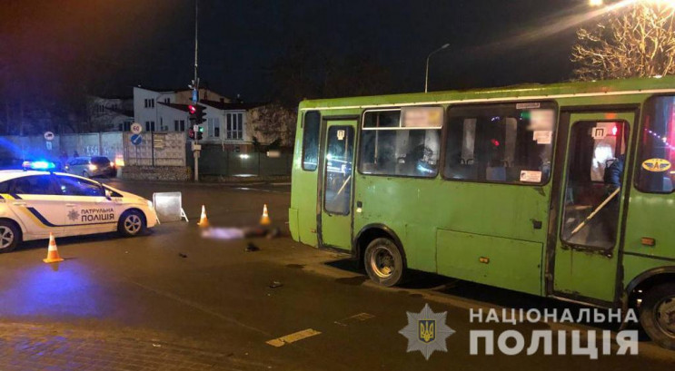 В Одессе мужчина умер в ДТП: Его перееха…