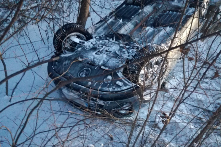 На Чемеровеччині автівка злетіла в кювет…
