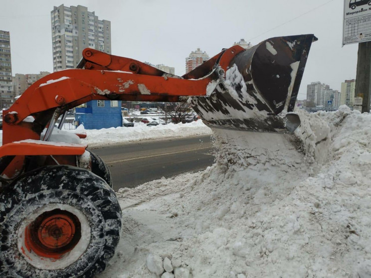 Снігопад у Києві: За вихідні з міста вив…