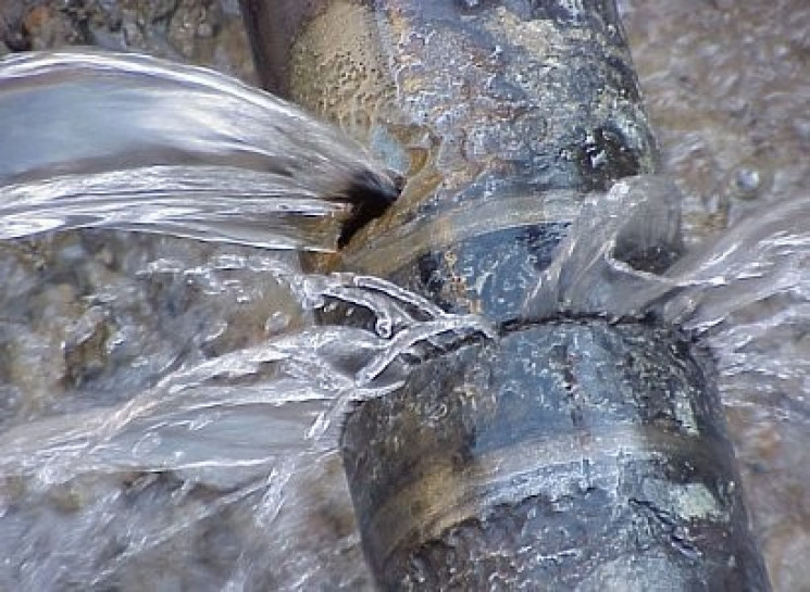 У Хмельницькому прорвало водопровід…