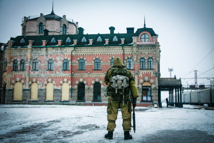 В "ДНР" установили памятник с изображени…