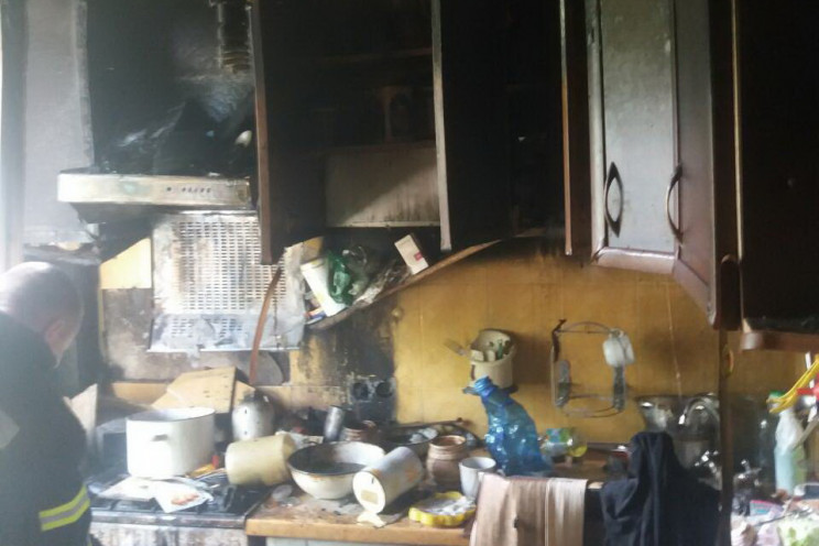 В Харькове из горящего дома эвакуировали…
