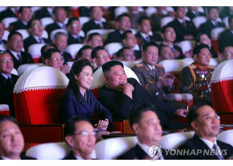 Дружина лідера Північної Кореї вперше за…