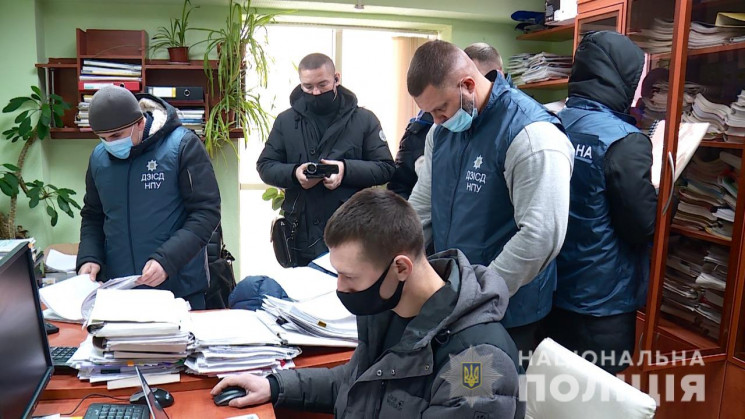 Полиция поймала должностных лиц "Укрзали…
