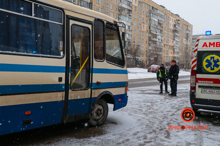 В Днепре две женщины попали под автобус…