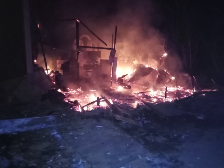 На Харьковщине сгорел цех по производств…