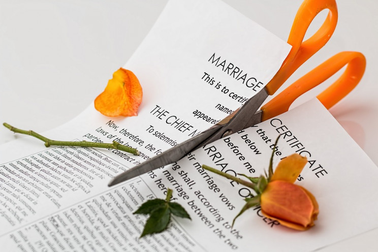 Розлучення в Україні: Як розірвати шлюб…