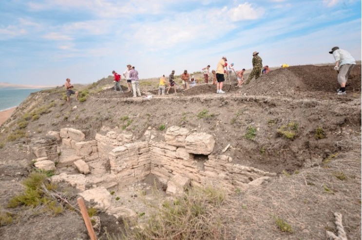Через розкопки в окупованому Криму Украї…