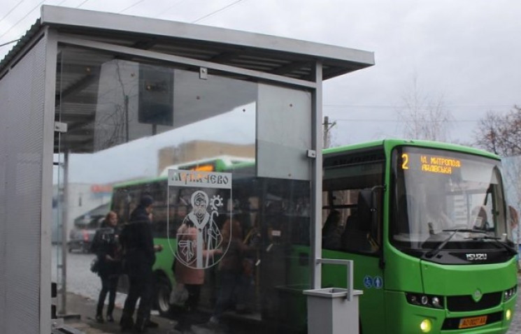 У Мукачеві закупили нові автобусні зупин…