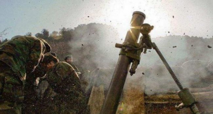 На Донбассе боевики из минометов стрелял…