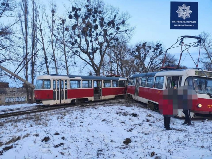 В Харькове трамвай сошел с рельсов, пост…