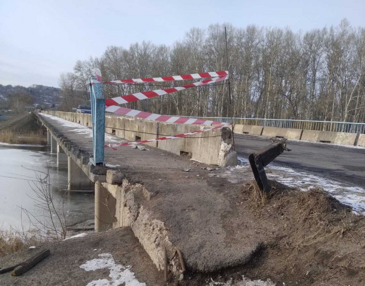 На Харьковщине ремонтируют мост на трасс…