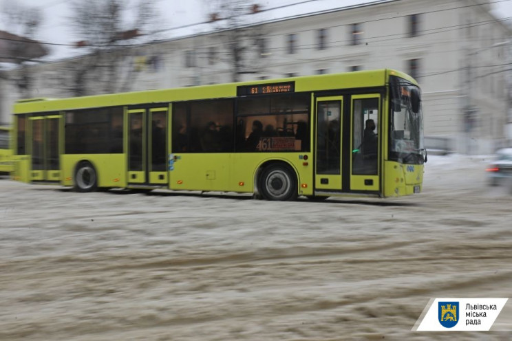 У Львові на маршрути не виїхали 27% авто…