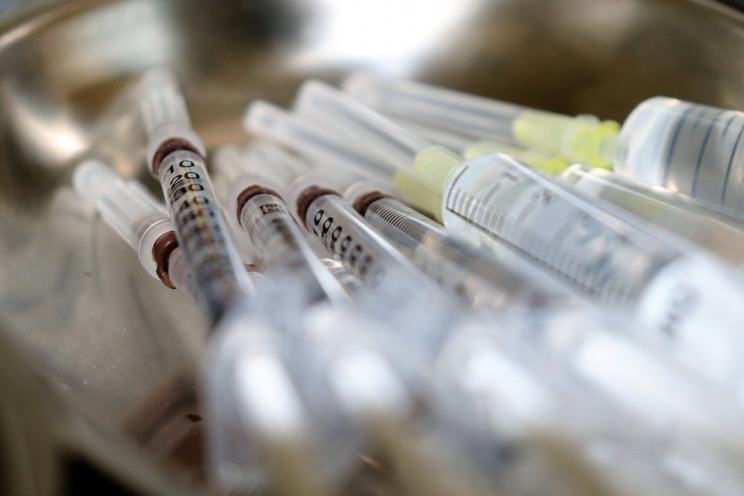 В Украине зарегистрировали COVID-вакцину…