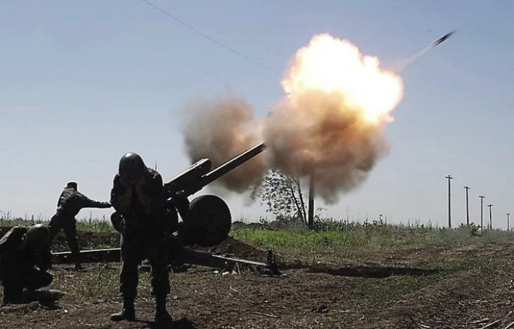 На Донбасі бойовики продовжують гатити п…