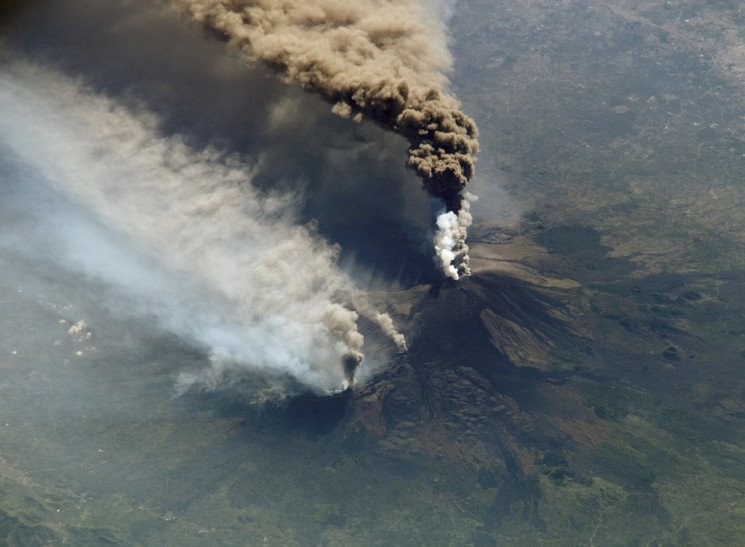 В Індонезії сталось виверження вулкану,…