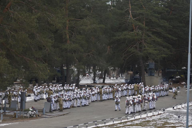 Неподалік Дніпра десятки десантників зді…