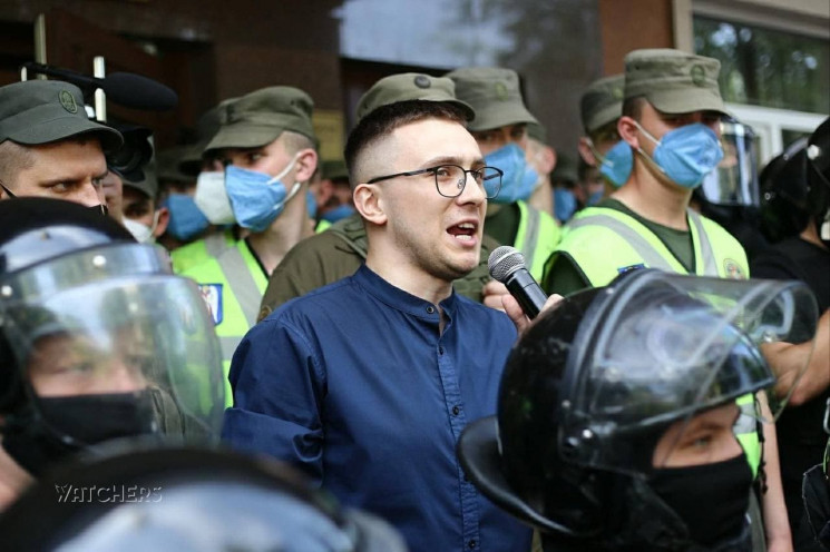 "Дуже переживаю за нашу державу", – Сте…