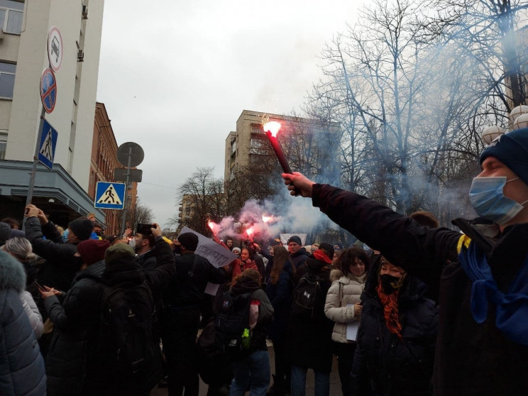 Протестувальники закидали фаєрами ОГП і…