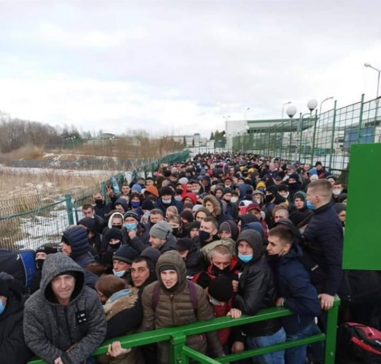 В очереди на польской границе стоят тыся…