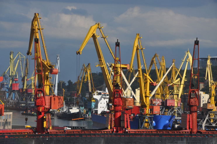 Аноним угрожает взрывом в Одесском морпо…