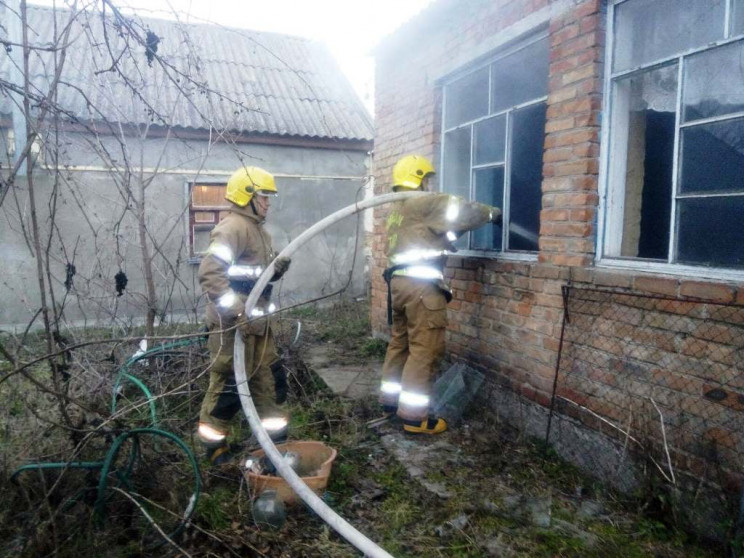 В Херсонской области тушили пожар в цент…