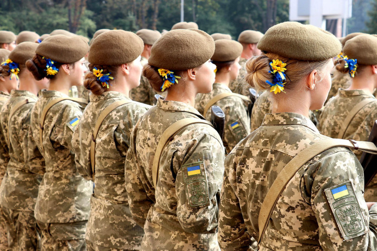 Женское белье в армии: Почему женщинам-в…