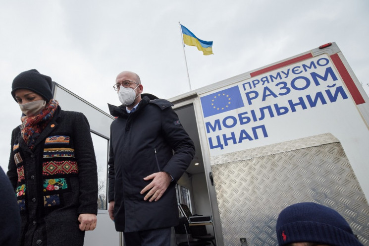 На Донбассе Зеленский и лидер ЕС встрети…
