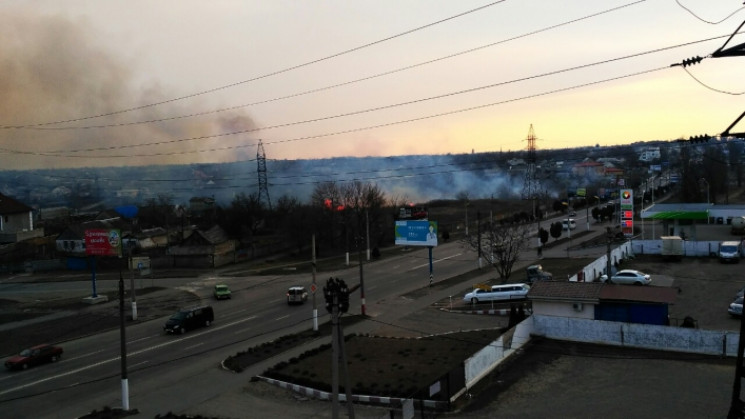 У Мелітополі біля АЗС спалахнула пожежа…