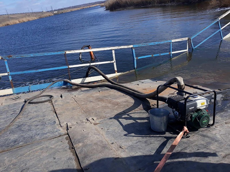 На Миколаївщині затопило понтонний міст…