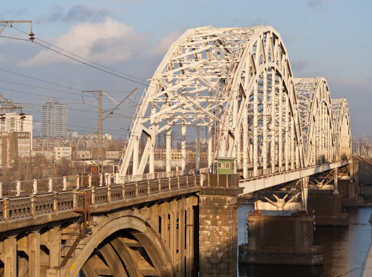 Дарницький міст у Києві добудують до кін…
