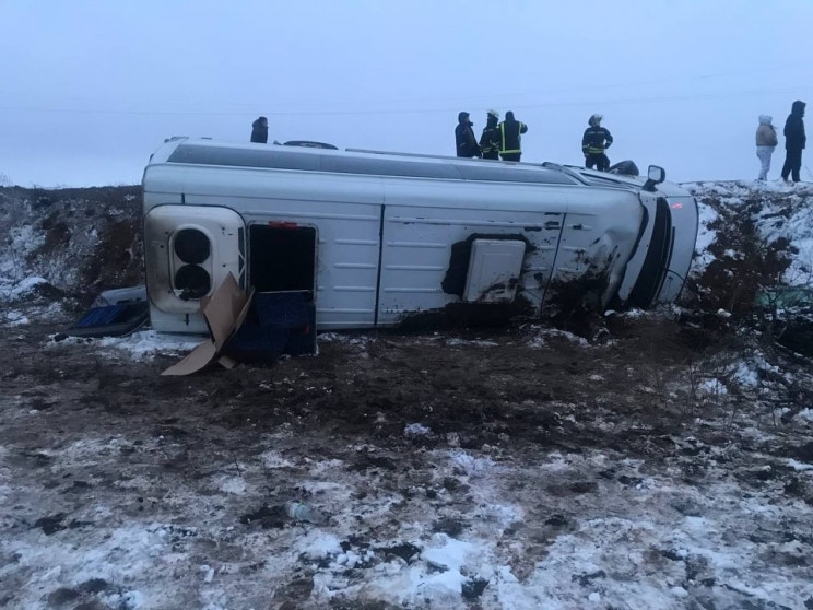 На Луганщині бусик, що їхав з Харкова до…