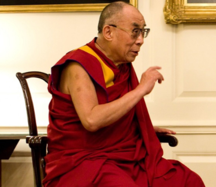 Далай-лама вакцинувався від коронавірусу…