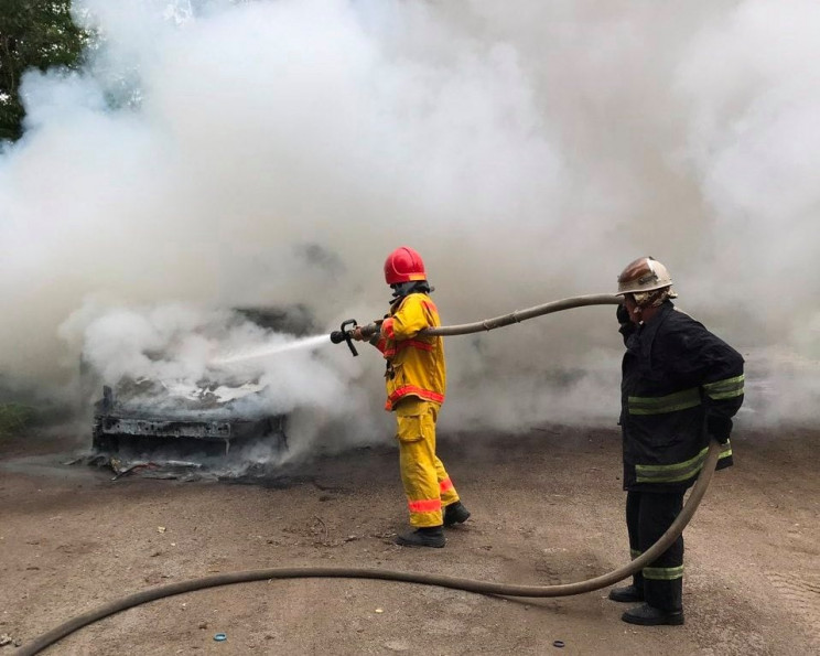 Во Львовской области сгорел автомобиль (…