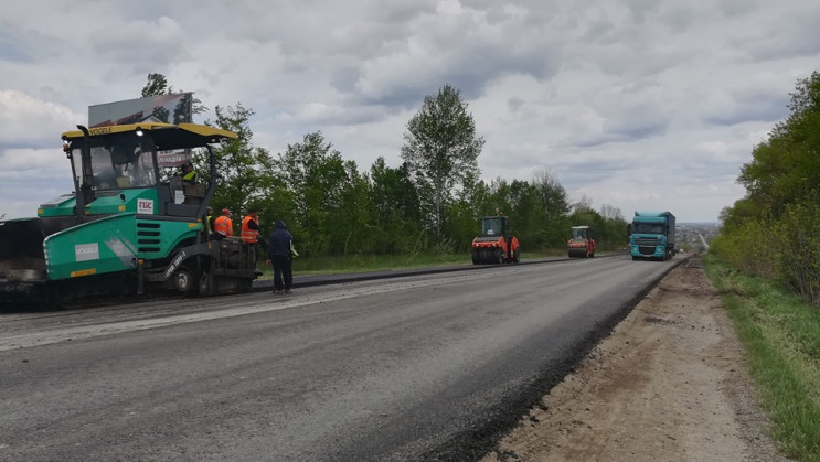 На Прикарпатті шляховики розікрали на "В…