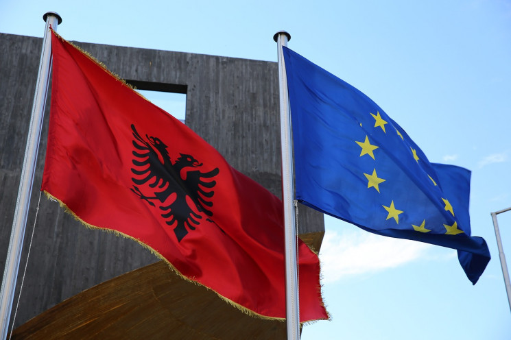 Урок для Украины: За что у Албании забир…