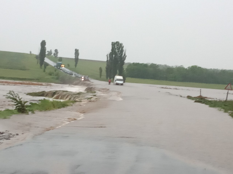 В Запорожье ливень затопил государственн…