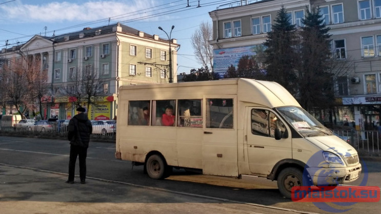 В окупованому Луганську проїзд в громадс…