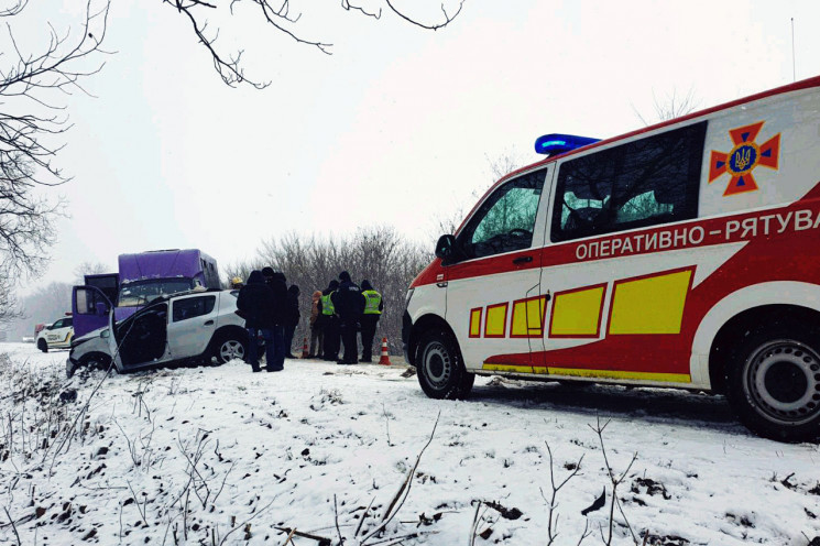 На Хмельниччині рейсовий автобус потрапи…