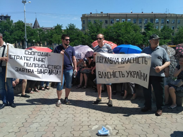 Под окнами Филатова устроили митинг под…