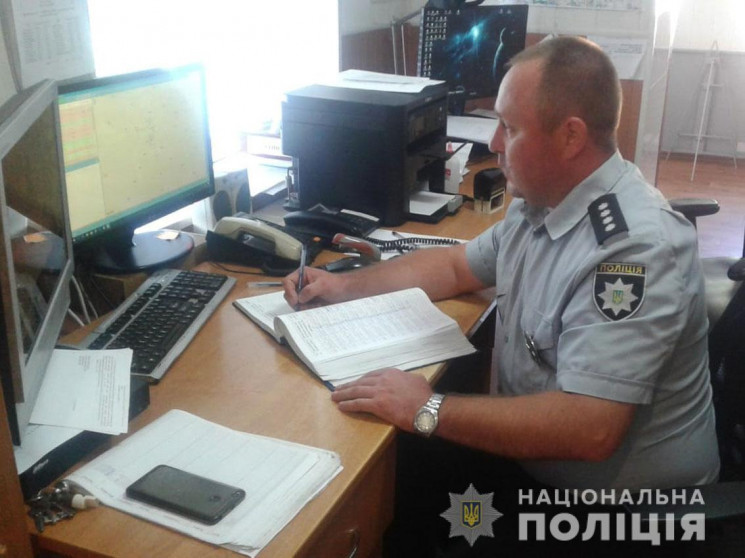 Чернігівський поліцейський відмовив жінк…