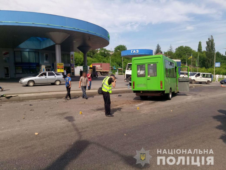 Водій маршрутки виїхав на зустрічну смуг…