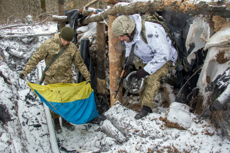На Донбасі бойовики стріляли з заборонен…