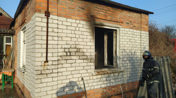 Под Харьковом горел дом, в котором никто…