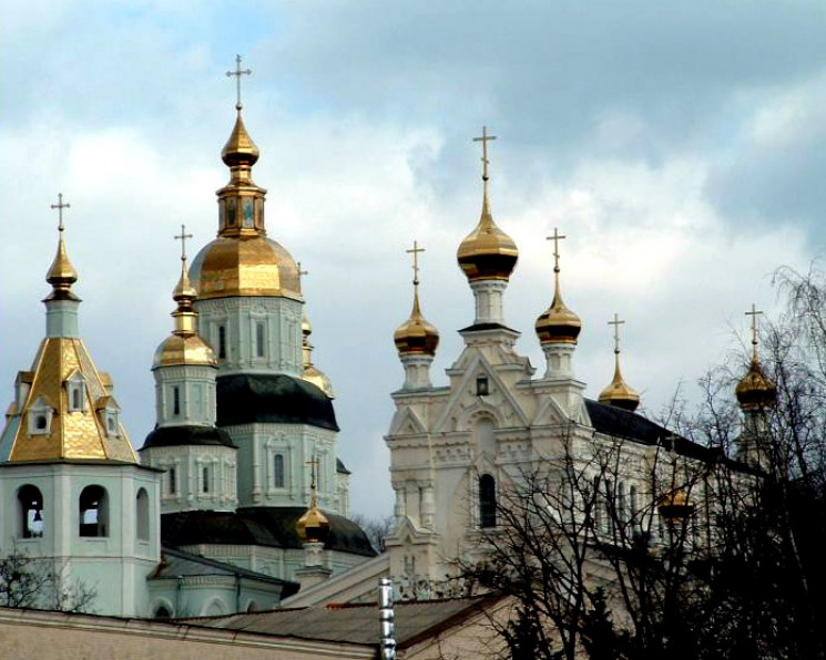 В Харькове крестный ход, несмотря на пан…