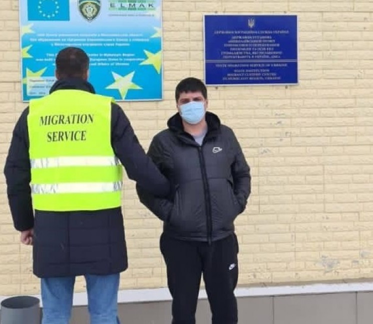 Хмельницькі міграційники помістили до Ми…