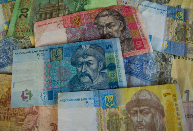 Власти хотят взять доходы украинцев под…